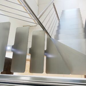 escalier inox quart-tournant